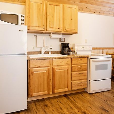 Beargrass Lodging & Rv Resort Hungry Horse Buitenkant foto