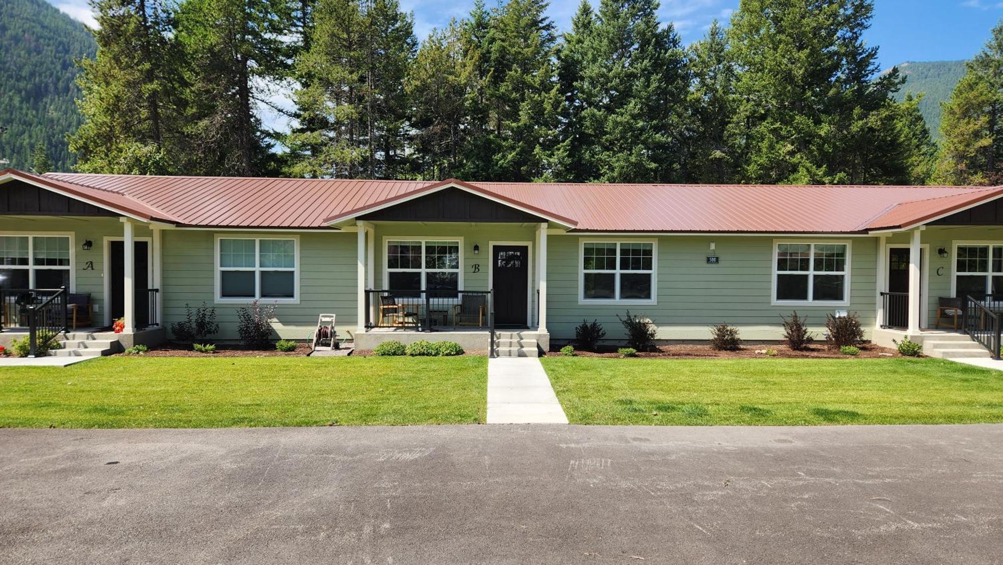 Beargrass Lodging & Rv Resort Hungry Horse Buitenkant foto