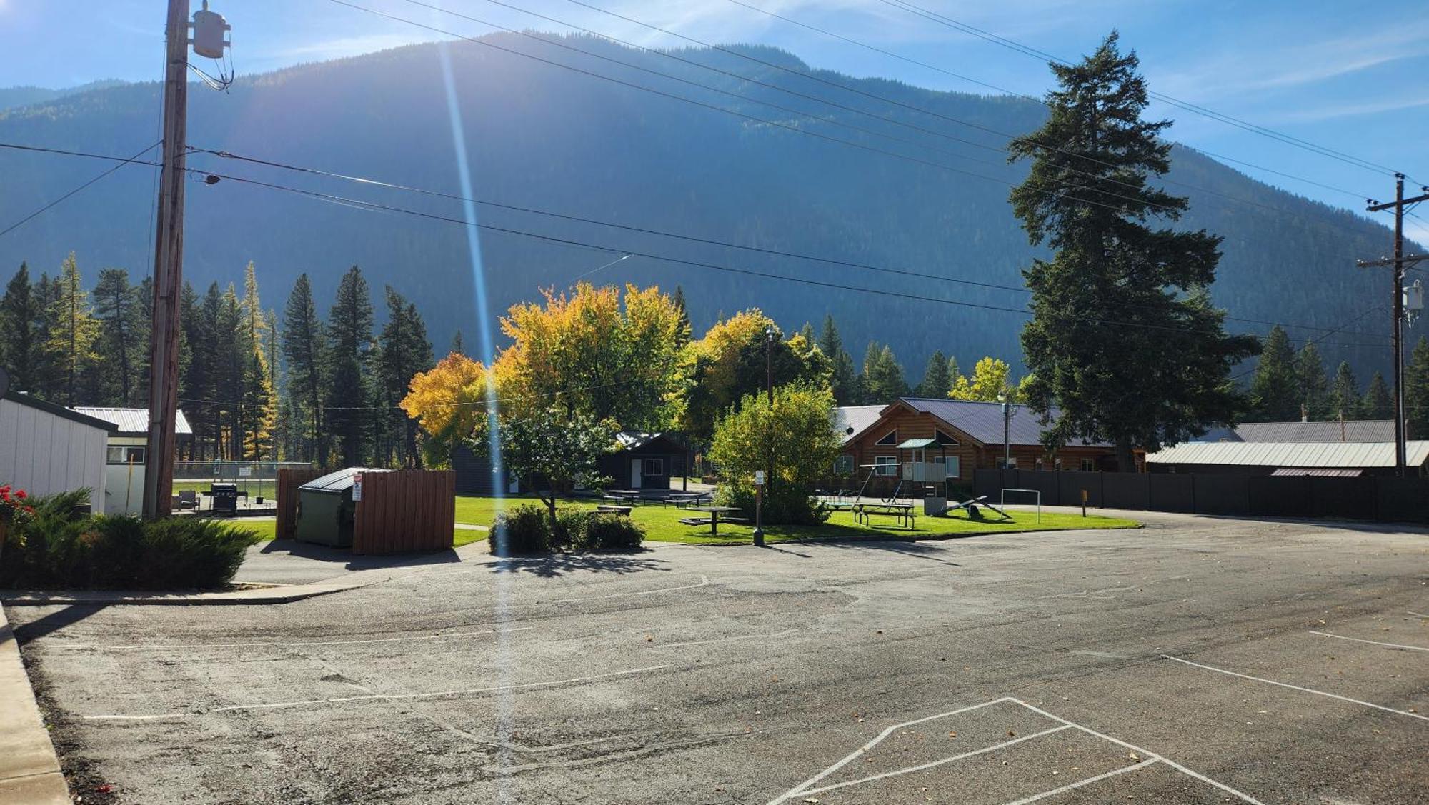 Beargrass Lodging & Rv Resort Hungry Horse Buitenkant foto