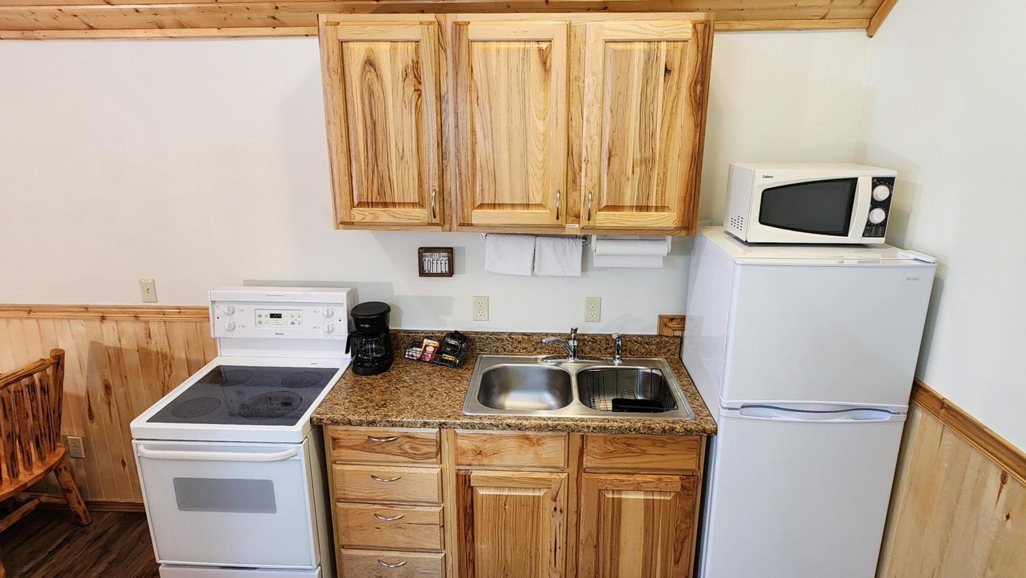 Beargrass Lodging & Rv Resort Hungry Horse Buitenkant foto