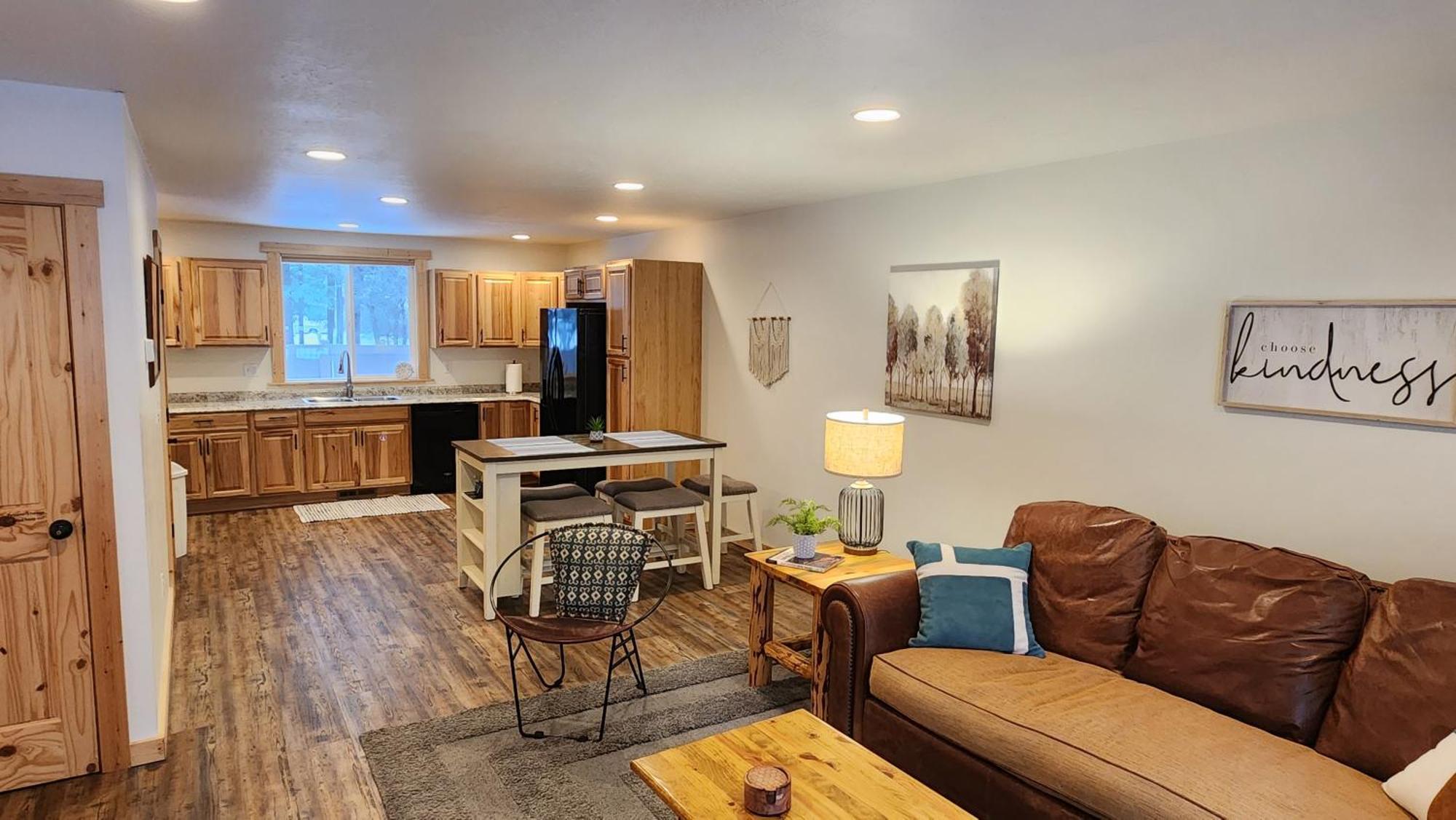 Beargrass Lodging & Rv Resort Hungry Horse Buitenkant foto